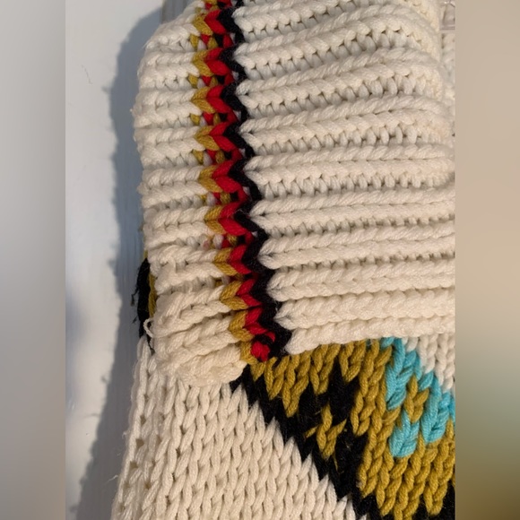 Vintage festival 70’s hand knit poncho with fluffy ball ties in front one size - Picture 5 of 7